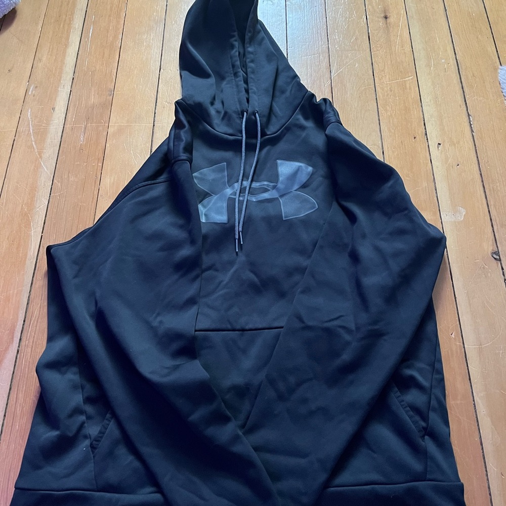 black under armour hoodie